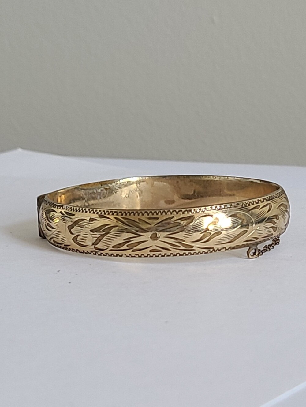 Vintage Gold Filled Thick Wide Etched Floral Hinged Chain Bangle Bracelet